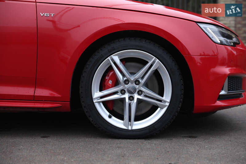 Седан Audi S4 2017 в Луцке