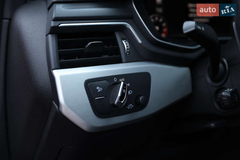 Седан Audi S4 2017 в Луцке