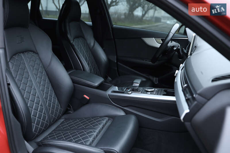 Седан Audi S4 2017 в Луцке