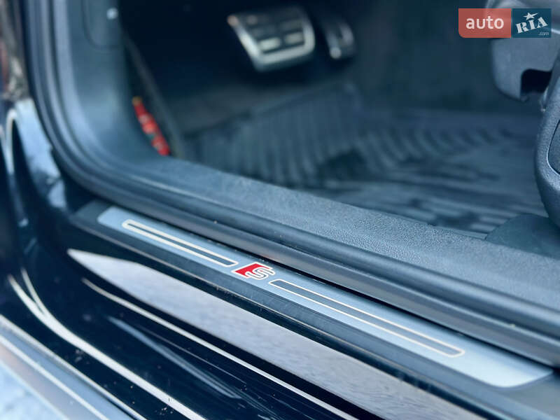 Седан Audi S4 2019 в Киеве