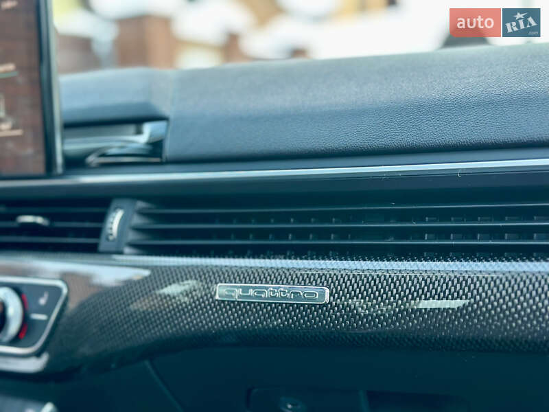 Седан Audi S4 2019 в Киеве