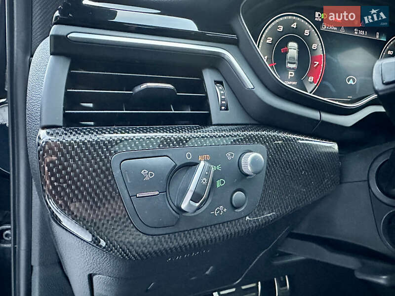 Седан Audi S4 2019 в Киеве