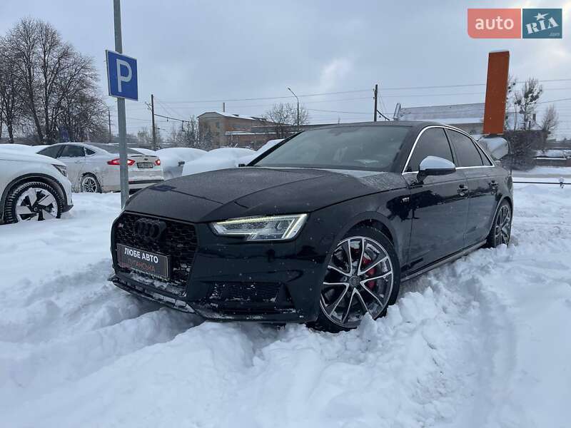 Седан Audi S4 2017 в Львове