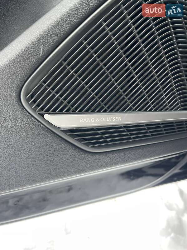 Седан Audi S4 2017 в Львове