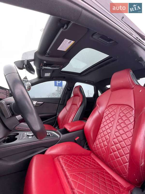 Седан Audi S4 2017 в Львове