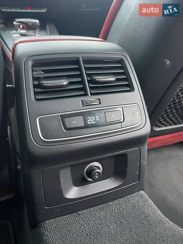 Седан Audi S4 2017 в Львове