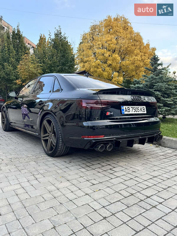 Седан Audi S4 2018 в Очакове