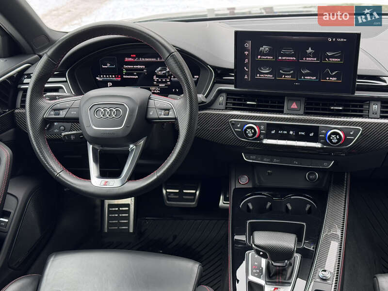 Седан Audi S4 2022 в Киеве