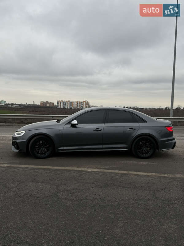 Седан Audi S4 2017 в Полтаве