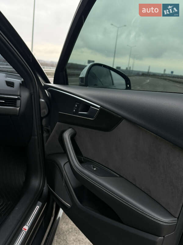 Седан Audi S4 2017 в Полтаве