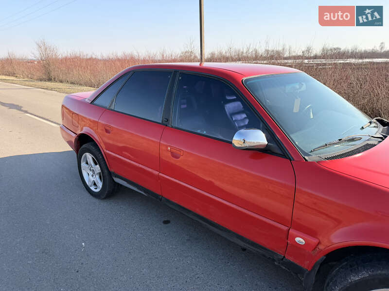 Седан Audi S4 1992 в Львове
