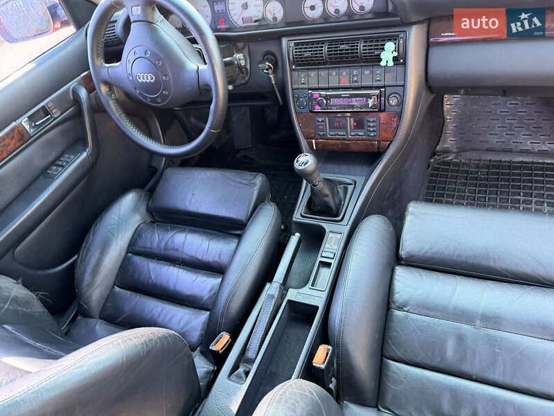 Седан Audi S4 1992 в Львове