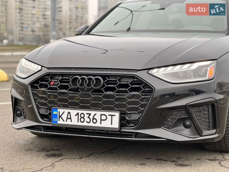 Седан Audi S4 2022 в Киеве