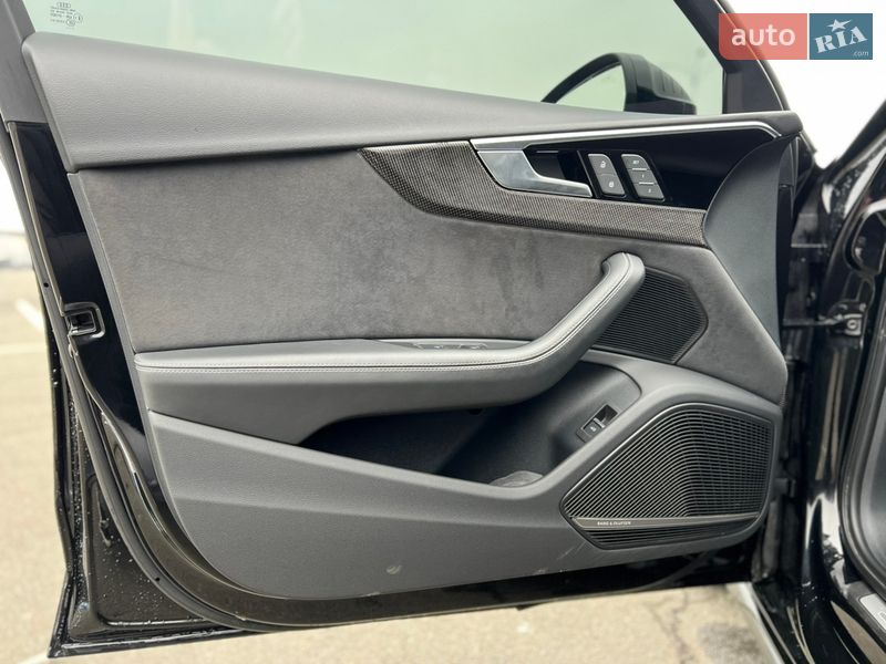Седан Audi S4 2022 в Киеве