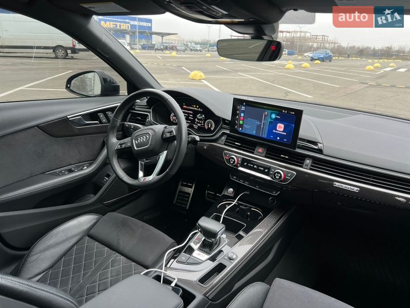 Седан Audi S4 2022 в Киеве