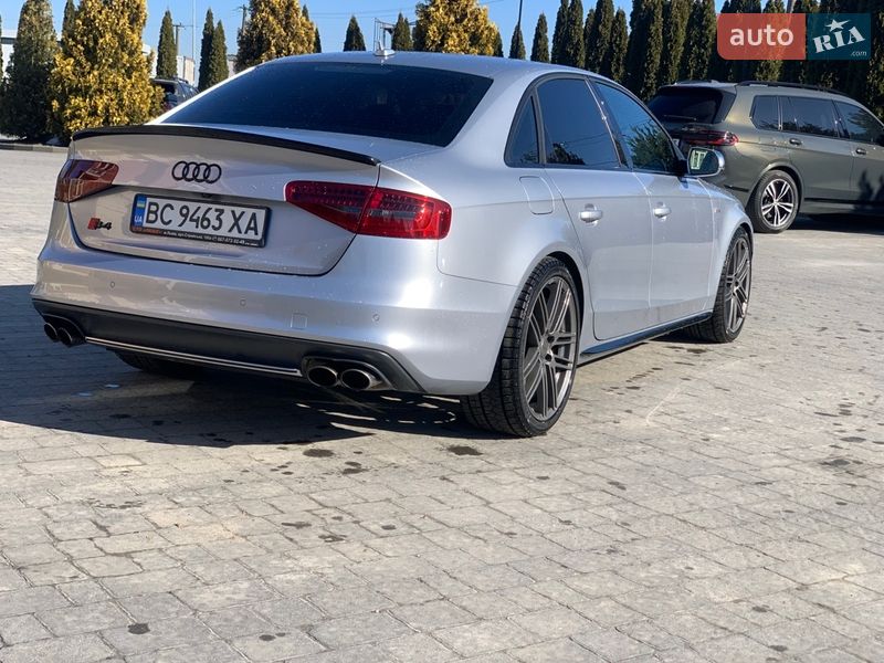 Седан Audi S4 2014 в Львове