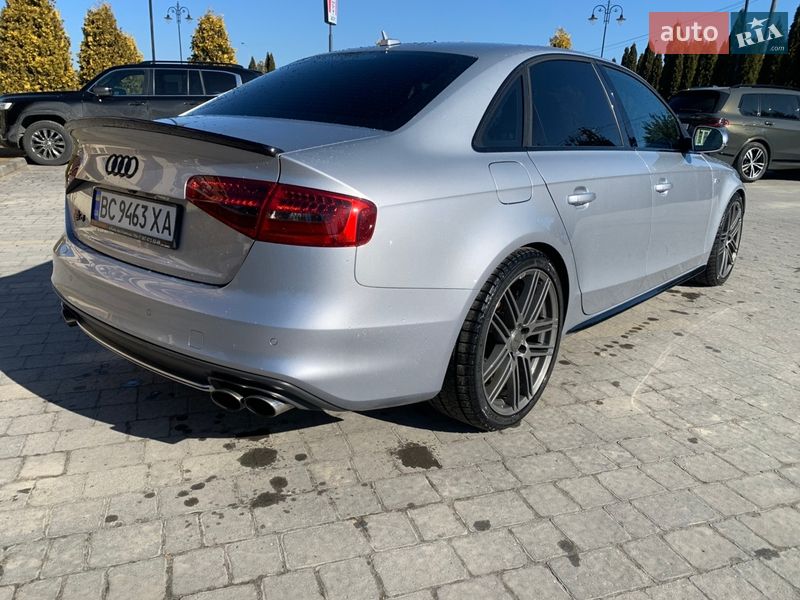 Седан Audi S4 2014 в Львове