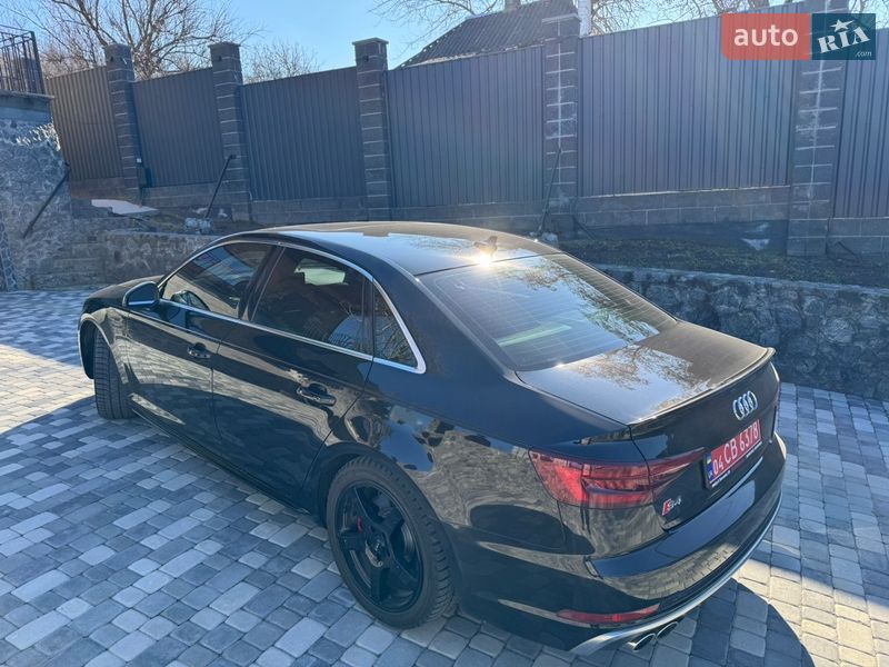Седан Audi S4 2018 в Днепре