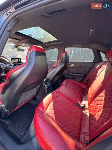 Седан Audi S4 2018 в Днепре