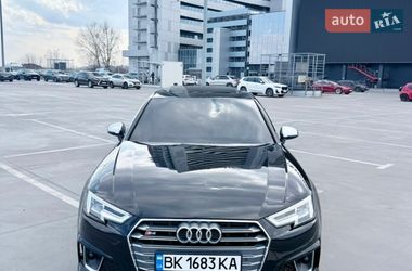 Седан Audi S4 2018 в Киеве