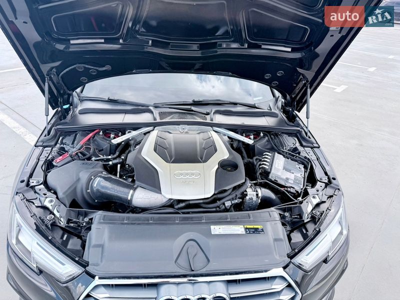 Седан Audi S4 2018 в Киеве