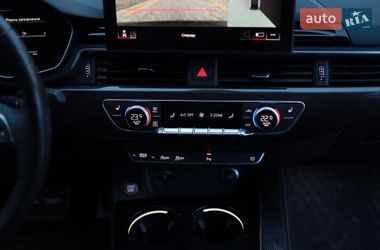 Седан Audi S4 2022 в Львове