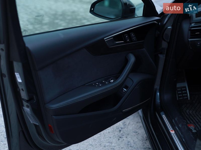 Седан Audi S4 2022 в Львове фото 32 Седан Audi S4 2022 в Львове