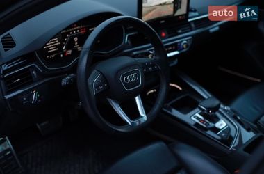 Седан Audi S4 2022 в Львове