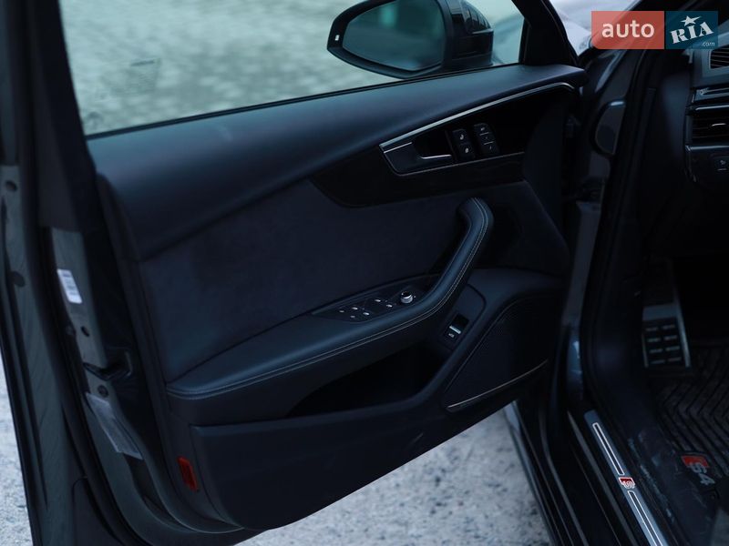 Седан Audi S4 2022 в Львове фото 37 Седан Audi S4 2022 в Львове