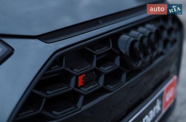 Седан Audi S4 2022 в Львове