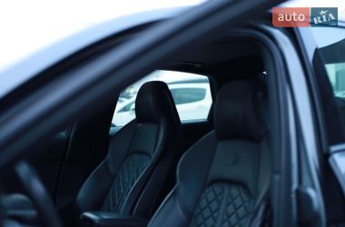 Седан Audi S4 2022 в Львове