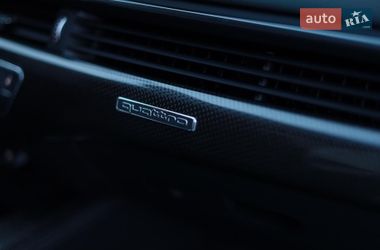 Седан Audi S4 2022 в Львове