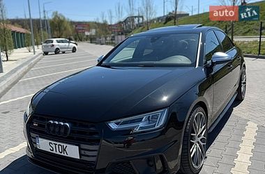 Седан Audi S4 2019 в Ірпені