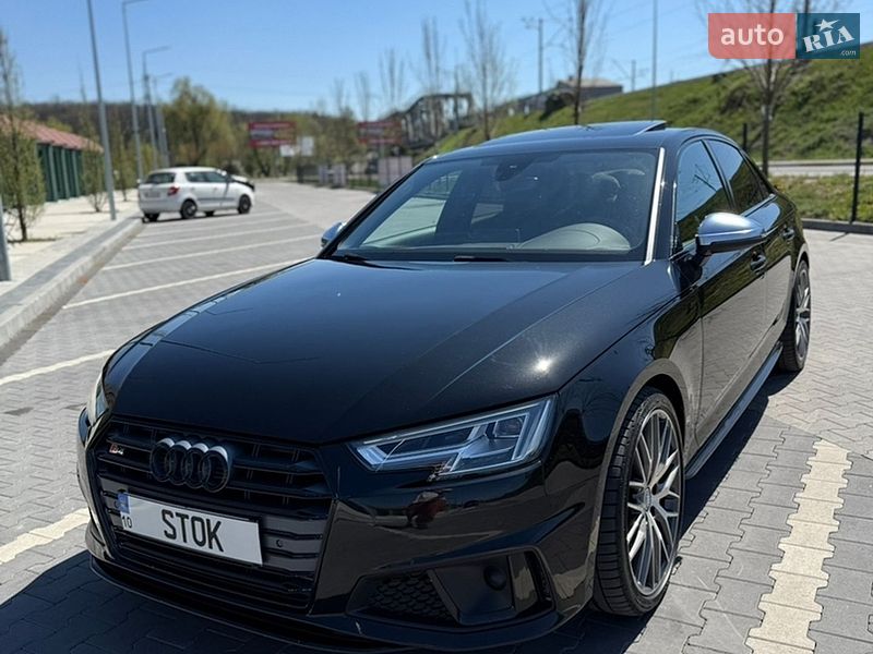 Седан Audi S4 2019 в Ірпені