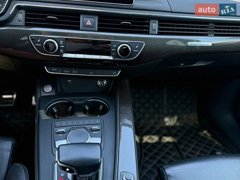 Седан Audi S4 2019 в Ірпені