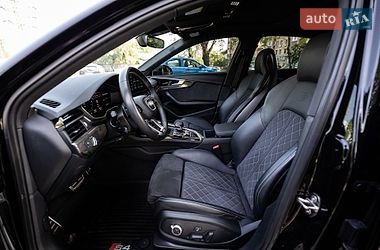 Седан Audi S4 2022 в Киеве