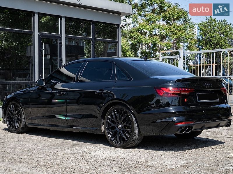 Седан Audi S4 2022 в Киеве
