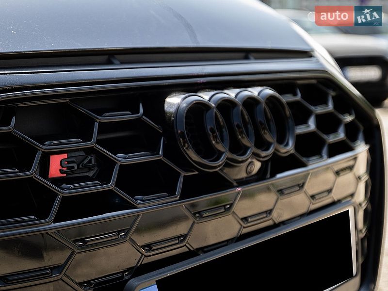 Седан Audi S4 2022 в Киеве