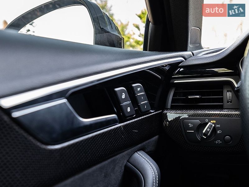 Седан Audi S4 2022 в Киеве