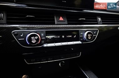 Седан Audi S4 2022 в Киеве