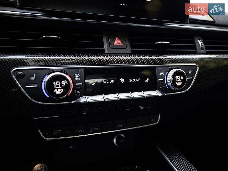 Седан Audi S4 2022 в Киеве