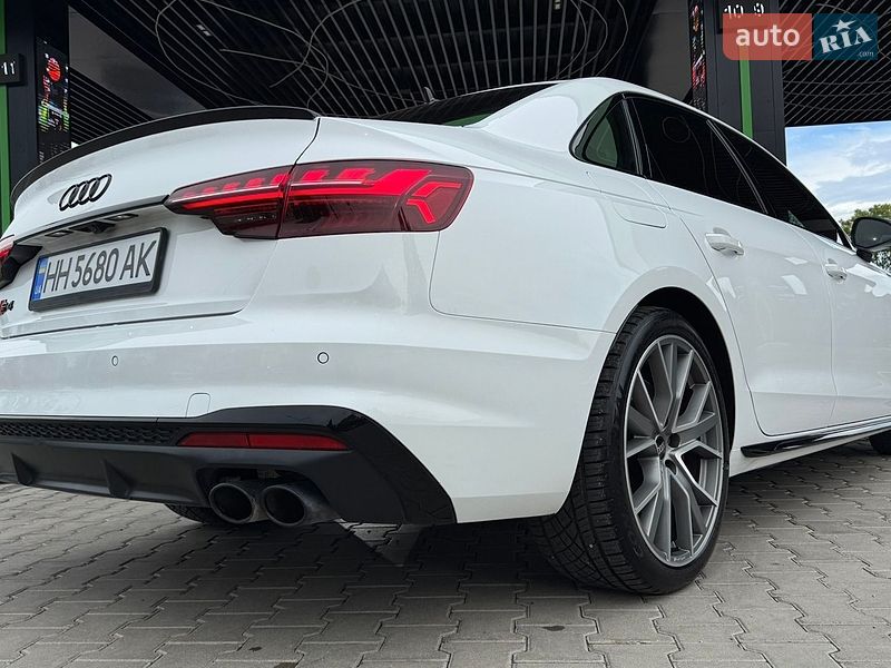 Седан Audi S4 2022 в Одессе