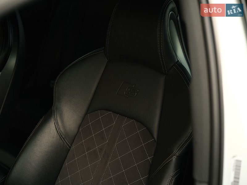 Седан Audi S4 2018 в Киеве фото 14 Седан Audi S4 2018 в Киеве