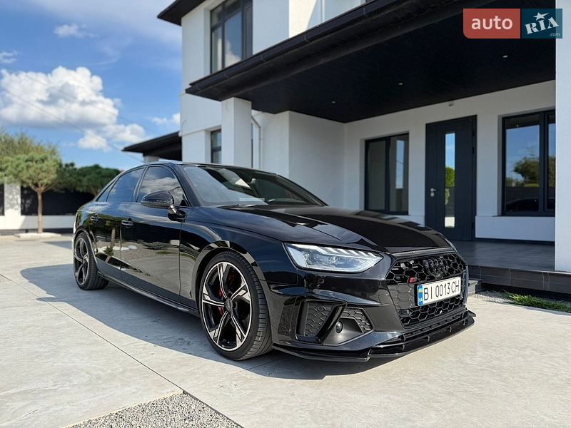 Седан Audi S4 2023 в Полтаве