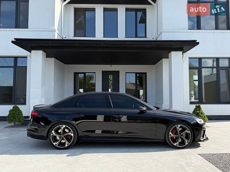Седан Audi S4 2023 в Полтаве