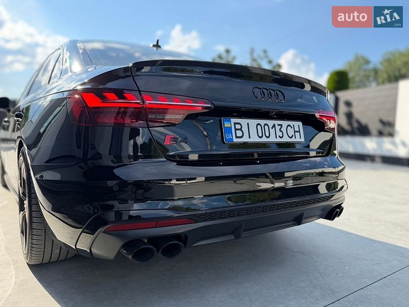 Седан Audi S4 2023 в Полтаве