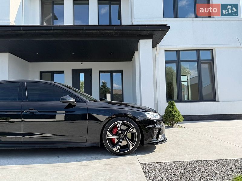 Седан Audi S4 2023 в Полтаве