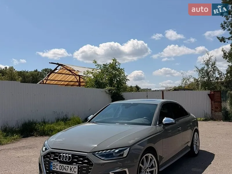 Audi S4