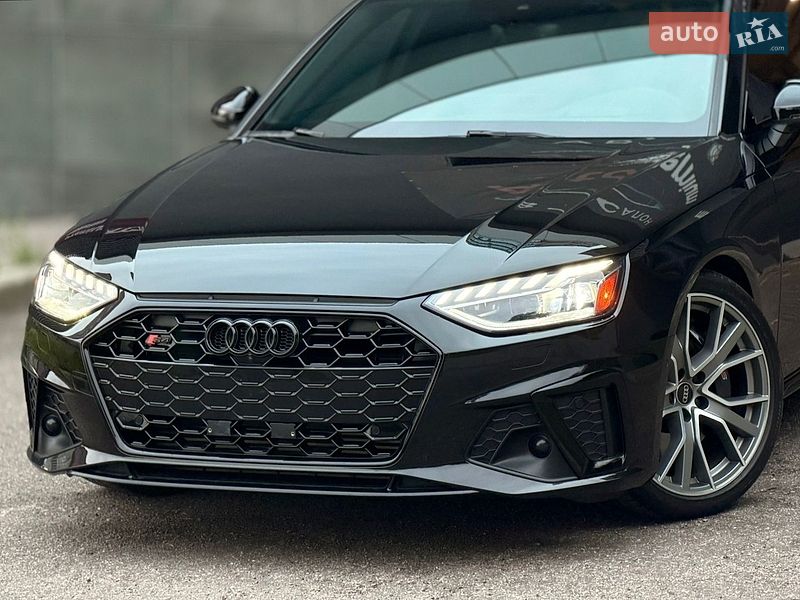 Седан Audi S4 2022 в Харькове
