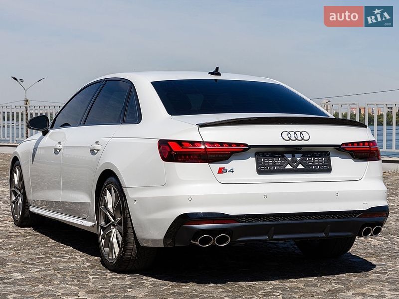 Седан Audi S4 2021 в Днепре